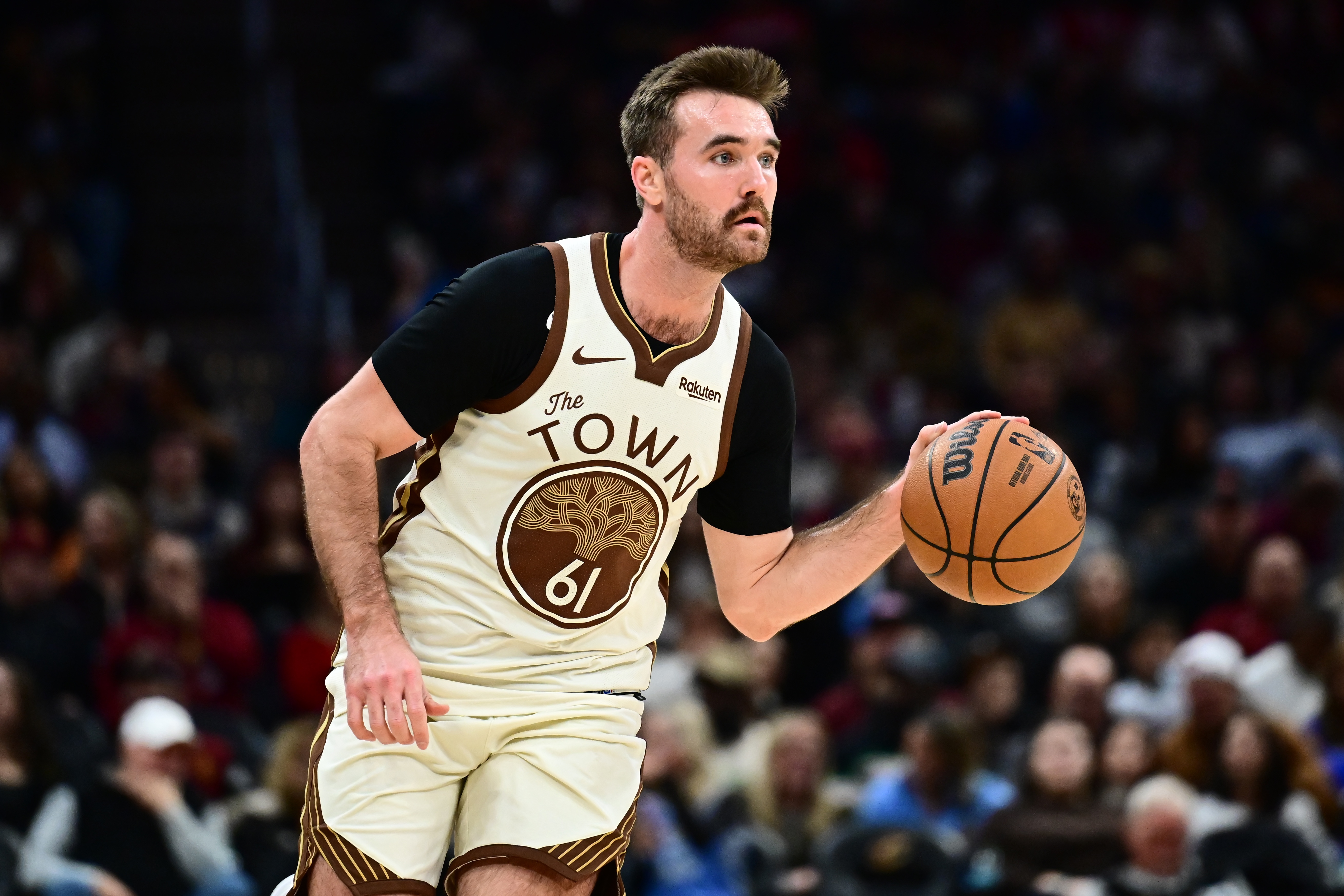 必发-斯潘塞生涯出战25+分钟时场均14分5.7板8.7助 命中率51/50/100%