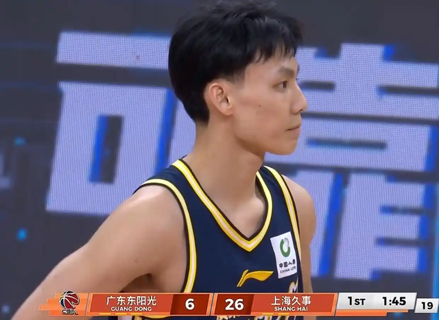 必发下载-笑死了，广东全队三分球命中率还不如杨瀚森，难怪半场落后26分