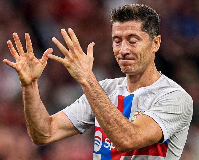 必发入口-莱万重返安联败兴而去，世一锋为何变身吐饼狂魔？