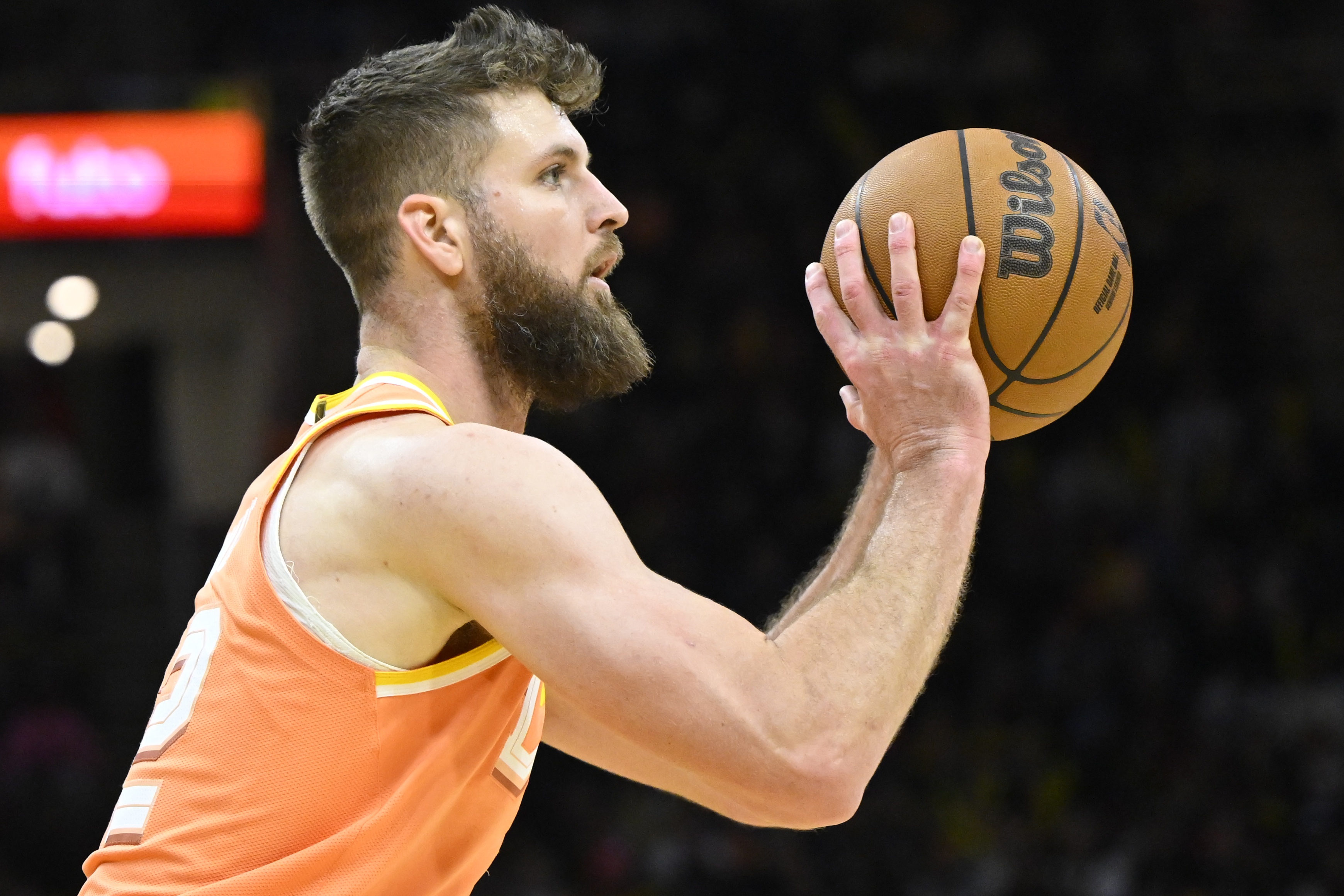 必发APP-骑士主场迎战活塞 迪恩·韦德&amp;米切尔&amp;斯特鲁斯缺席比赛